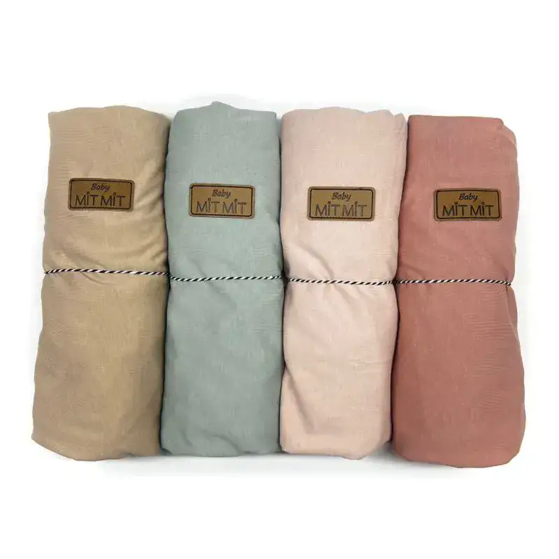 זוג סדינים חלקים לעריסה ולאמבטיית עגלה. ניתן להוסיף שם