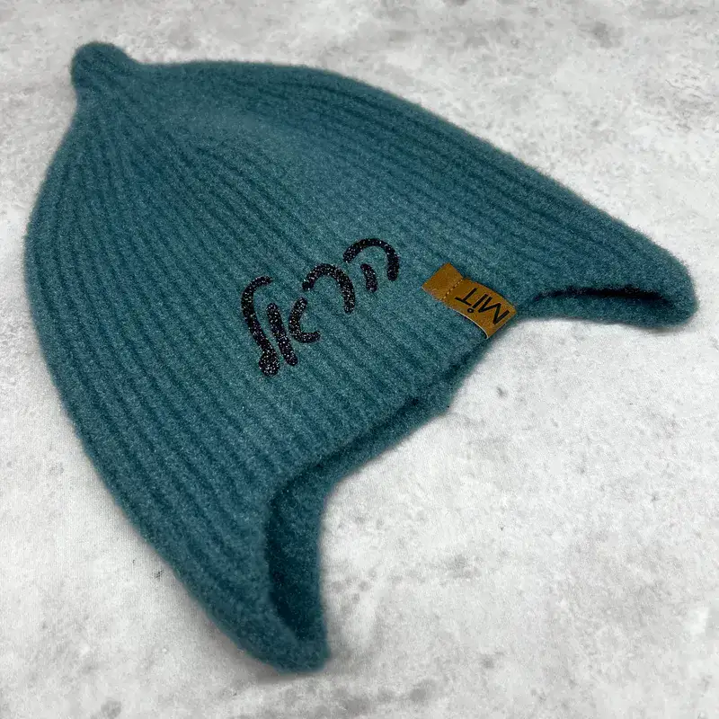 כובע סרוג עם שם לתינוק